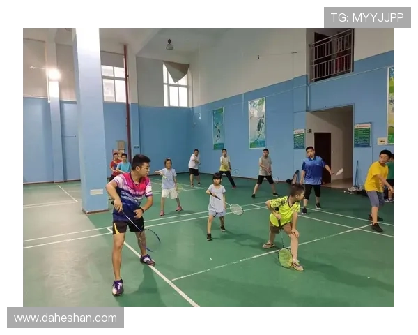 武汉羽毛球队耐力揭秘:羽毛球巨献背后的训练与坚持 武汉羽毛球队耐力揭秘:羽毛球巨献背后的训练与坚持