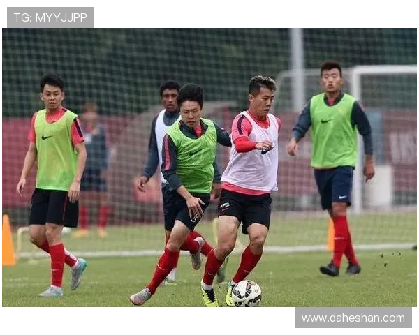 中国足球明星的崛起之路与背后的培养体系探讨