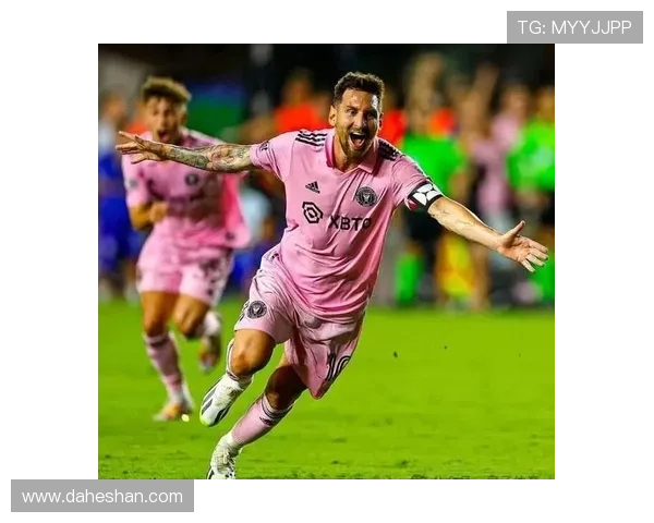 足球场上的歌声魅力揭秘那些唱歌好听的足球明星们