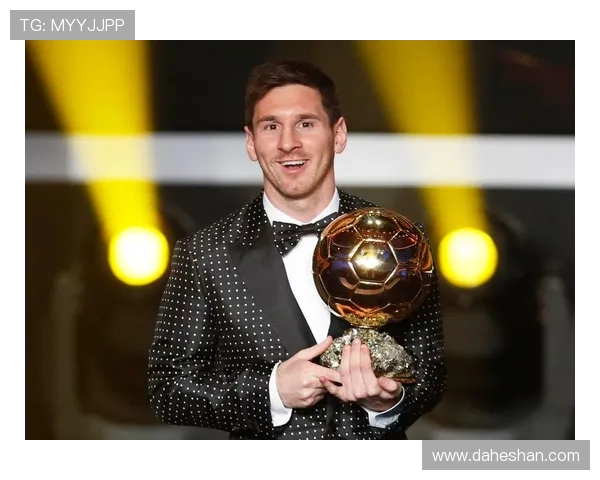 足球明星优雅西装亮相盛典展现风采与魅力引领时尚潮流