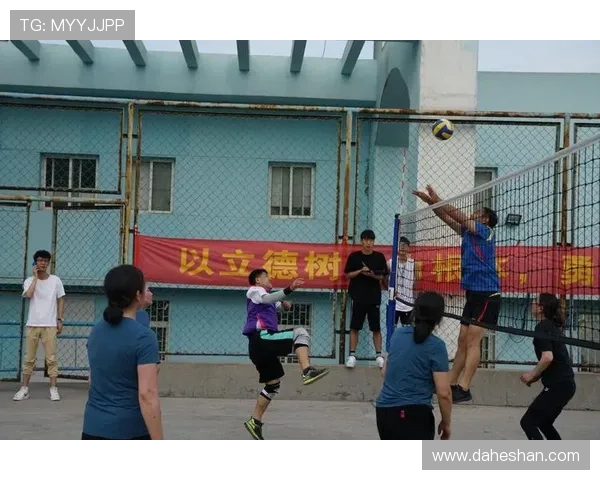 重庆排球队的力量变革引发热议展现新时代竞技精神与团队合作魅力