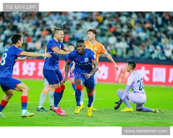 上海足球队转型之路的真实记录与背后故事探索