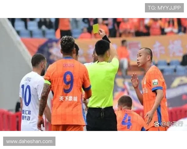 欧洲街头的足球明星们与时尚的亲密接触与精彩瞬间